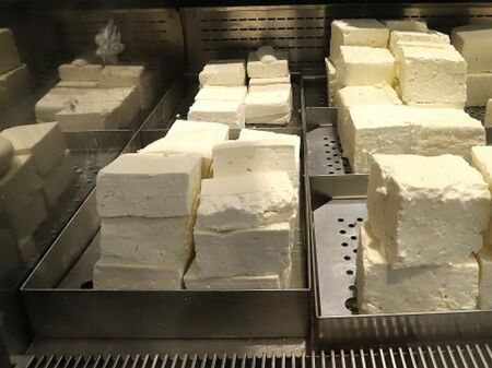 Сиренето и млякото у нас са с 125% по-скъпи от средното за Европа