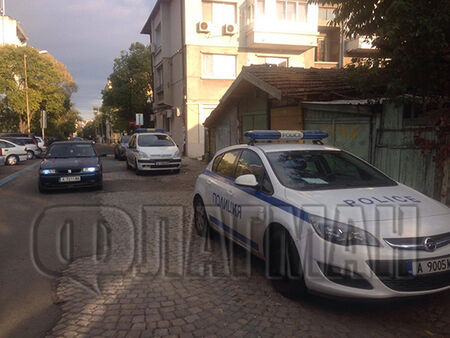 Сигнал до Флагман.бг: Полиция заварди ул. „Оборище“ в Бургас заради труп на мъж