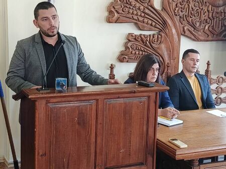 Царево въвежда синя и жълта зона, паркирането ще е по 1 евро на час