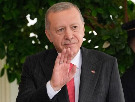 Демонтират Часовника на Бургас, ето защо