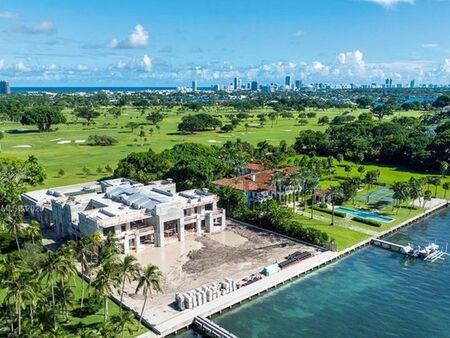 Утре Маргарита Петкова представя премиерно новата си книга „Тъй рече Виктор“ в Бургас