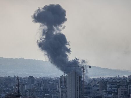 Политико: САЩ планират военни операции срещу Иран за период до 100 дни