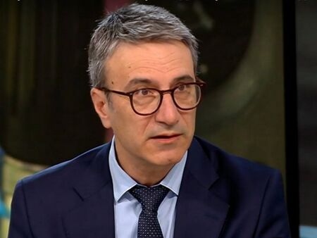 Министър Трайков увери, че повишението на цените на горивата е малко и няма да има скок в цената на тока