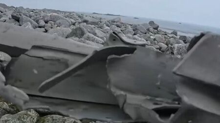 Български полярници откриха останки от самолет, катастрофирал преди 50 години