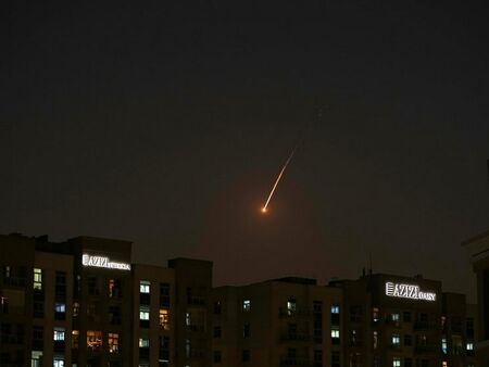 Властите в Дубай са престанали да покриват сметките на блокираните туристи