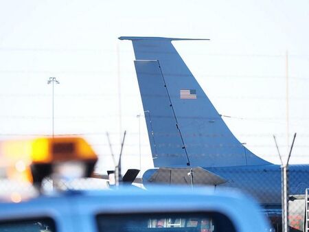 Гюров и Запрянов обясниха за американските военни самолети в България