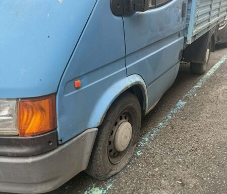 Откриха варненеца, нарязал гумите на десетки автомобили в Бургас, но няма да го накажат