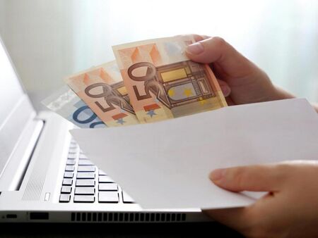 Вече имаме право да знаем заплатата на колегите ни