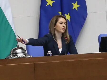 Шефката на НС свиква депутатите на извънредно заседание заради кризата в Близкия изток