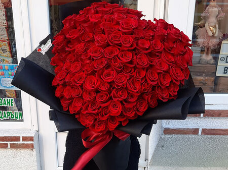 Българин плати 475 евро за рози, вие бихте ли дали толкова за своята любима