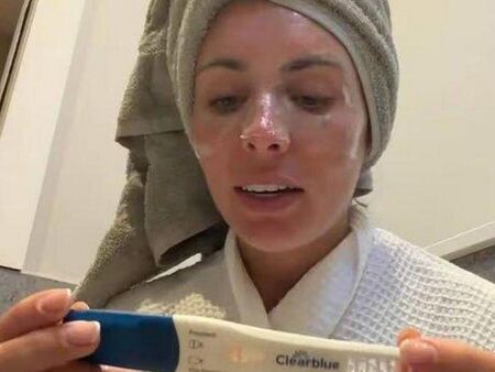 Порнозвезда овърша 400 мъже за 24 часа и забременя, сега търси кой е бащата