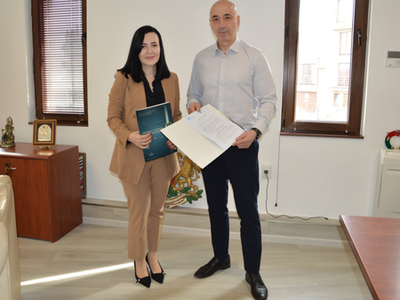 Всички ще чуят и разберат за созополската дантела, местния сладкиш "дамга" и уникалния занаят мерметчийство