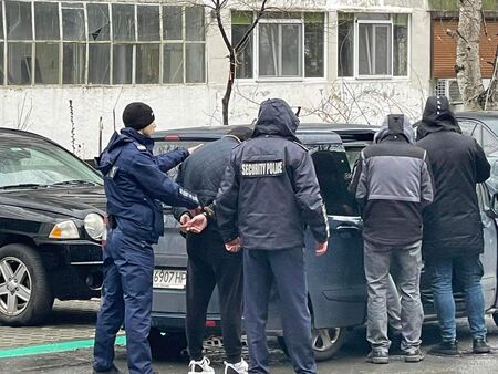 Пенсиониран лейтенант и бивш войник от украинската армия са арестувани у нас за шпионаж