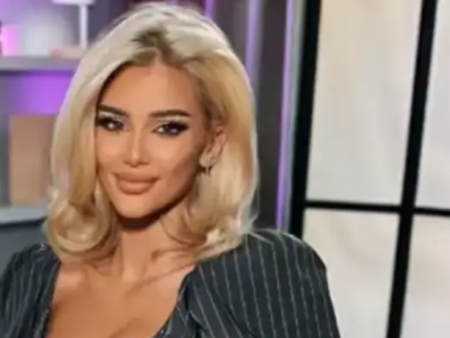 Певицата Лидия привлече внимание със снимки от джакузи