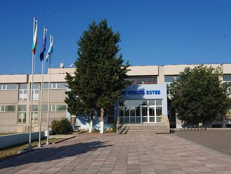 Училището в Ахелой ще има нов физкултурен салон