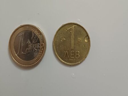 Търговци и граждани, внимавайте: На касата ми върнаха старо левче вместо евро