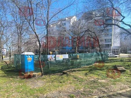 Нов параклис изникна в градинката до бившия ресторант "Мърфи" в Лазур