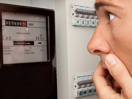 КЗП предвижда глоби до 25 хил. евро за нарушения при жалби за сметки за ток