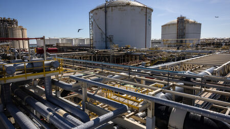 Украйна спря добива на газ от газохранилищата