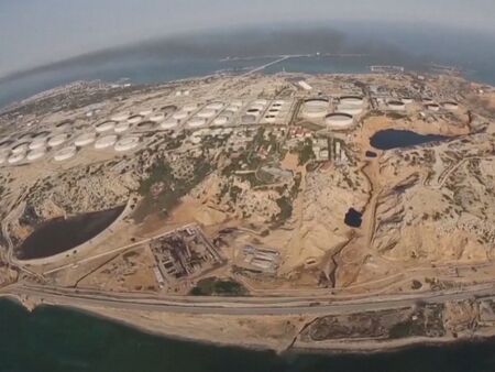 САЩ унищожиха остров Харг - "перлата в иранската корона"