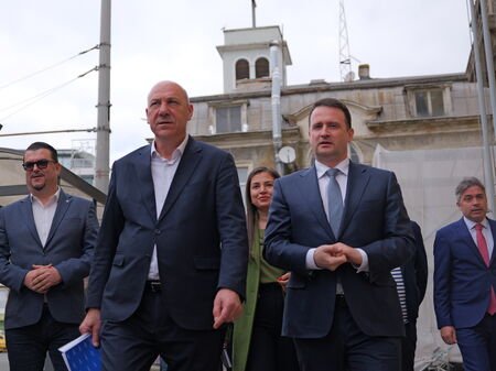 ГЕРБ-СДС регистрира листата си за Втори МИР Бургас. Отново ще сме победители, обявиха от формацията