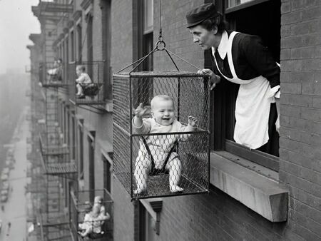 „Скъпи, сложи бебето в кафеза – нека подиша чист въздух!“