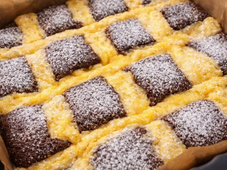 С този пухкав кекс винаги впечатлявам гостите, кремът отгоре го прави неустоим