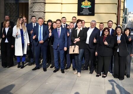 АПС регистрира пълна листа за Втори МИР Бургас, водач е Севим Али