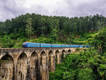 В Шри Ланка обяви всяка сряда ще е почивен ден, за да се пести гориво