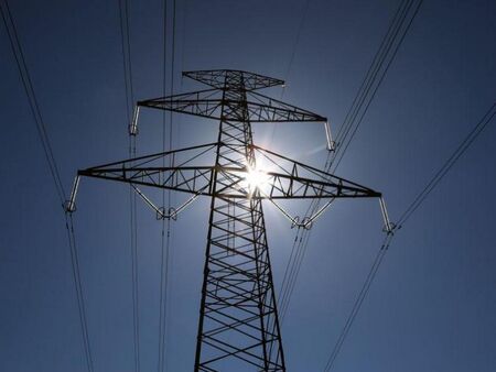Бизнесът у нас ще плаща утре с близо 24% по-евтин ток в сравнение с днес