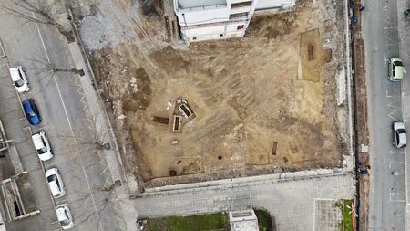 Откриха находки от Елинистическата епоха в двора на несебърско училище