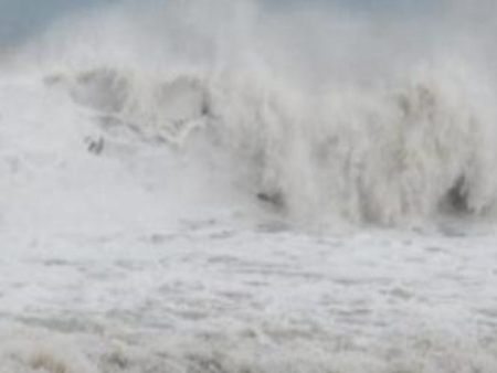 Полицията с подробности за случая с гола жена, изхвърлена от морето в Поморие