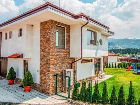 Къщите край София са скочили с 80 % да пет години