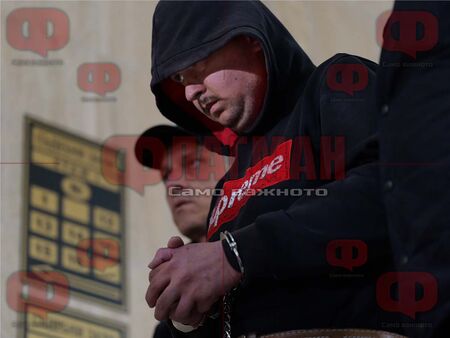 Иван не иска да излиза от ареста, защото го е страх от сводника на Евгения да не го набие