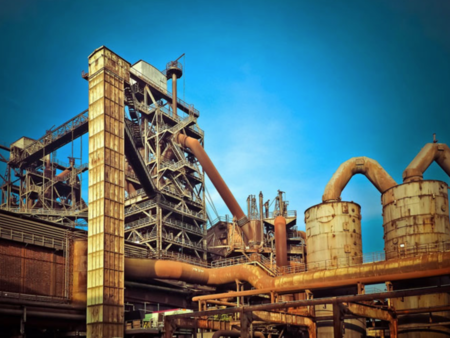 Българската индустрия: От растеж към свиване в ерата на икономическа несигурност