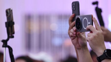 Ще скочат ли цените на смартфоните заради ИИ