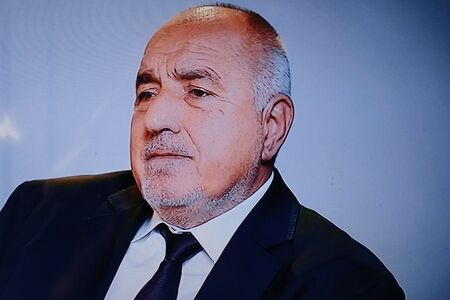 Лидерът на ГЕРБ е препоръчал на бившия вътрешен министър Митов да не дава интервюта за "Петрохан", за да не политизира