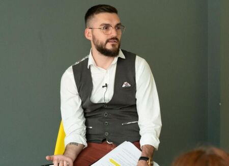 Бедните да спрат да купуват имоти, за да се успокои пазарът, зове този брокер