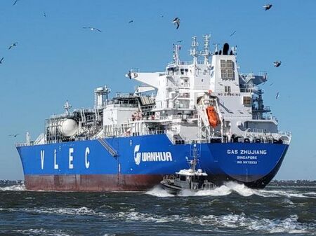 Светът е на ръба - LNG доставките от Персийския залив спират до 10 дни