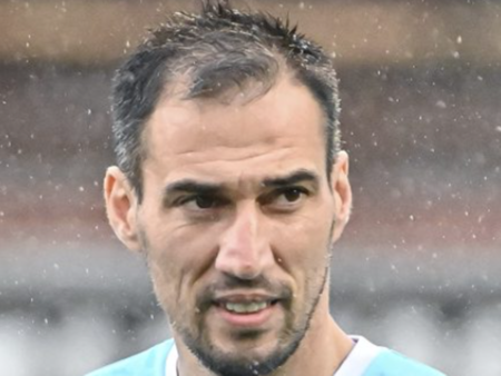 Край на една ера, Ивелин Попов се отказа от футбола