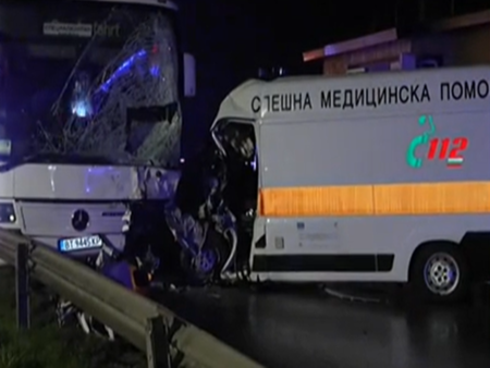 Какво е състоянието на майката и бебето след ужаса край Момин сбор, колега на загиналия шофьор бие аларма