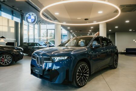 BMW iX3 дебютира в новия шоурум на Бова Кар (СНИМКИ)