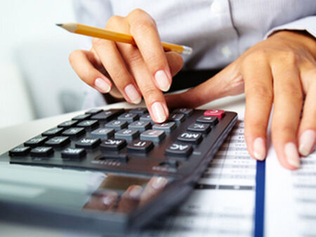 Работодателите плащат с близо 14% повече за труд, секторът с имотите излезе начело