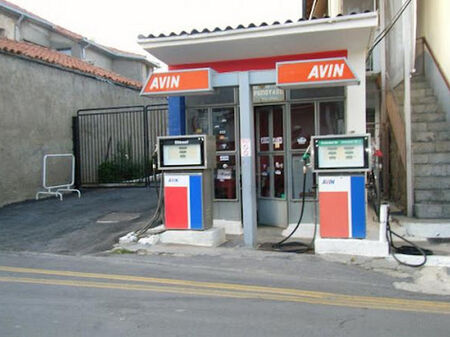 Гърция дава до 60 евро за гориво и още помощи заради скъпия петрол