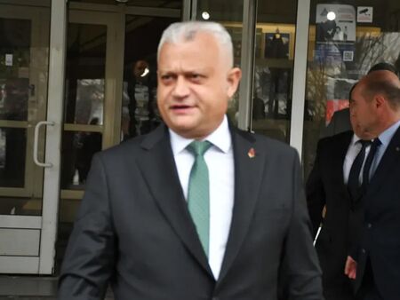 МВР проверява информацията дали  Петьо Петров-Еврото е задържан в Белград