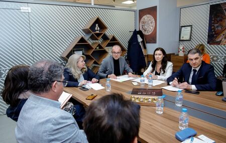 Държавата и бизнесът синхронизират действията си за успешен летен туристически сезон