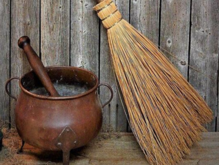 Как да държим метлата у дома, за да не избягат късметът и парите