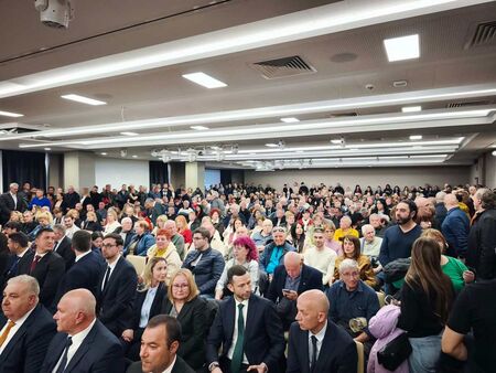 На живо! Официалното представяне на листата на „Прогресивна България“ за Втори МИР Бургас