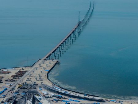 Дрон удари главното пристанище на Кувейт