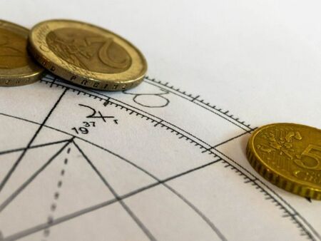 5 зодии, които ще печелят повече пари през април - проверете дали сте сред тях